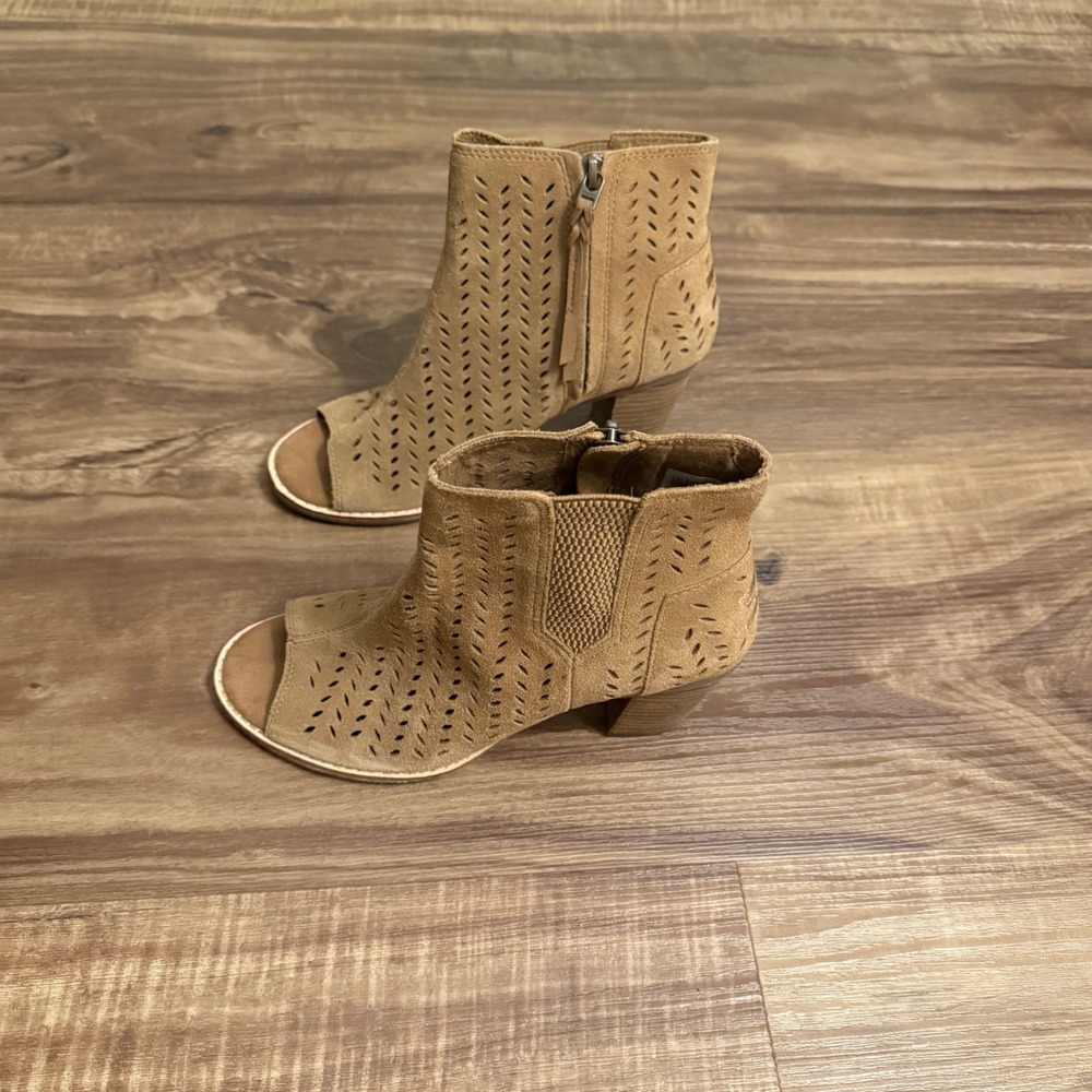 Toms Majorca Peep Toe Booties Suede‎ Leather Ankle Boots Heeled Tan Sz 6.5 - Picture 2 of 8